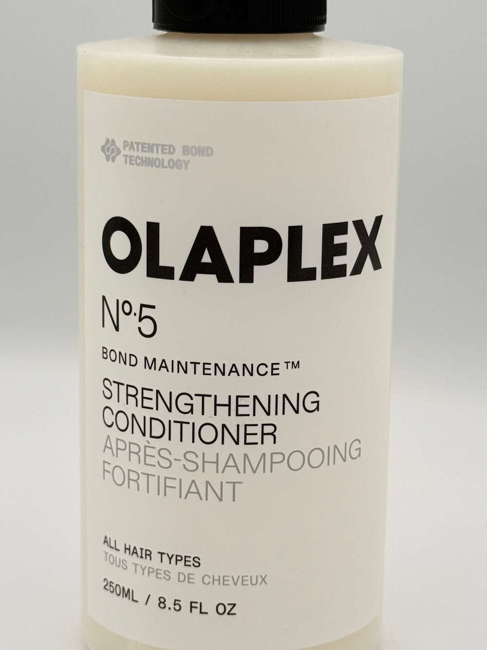 OLAPLEX No.5 Strengthening Conditioner - Cream & Black